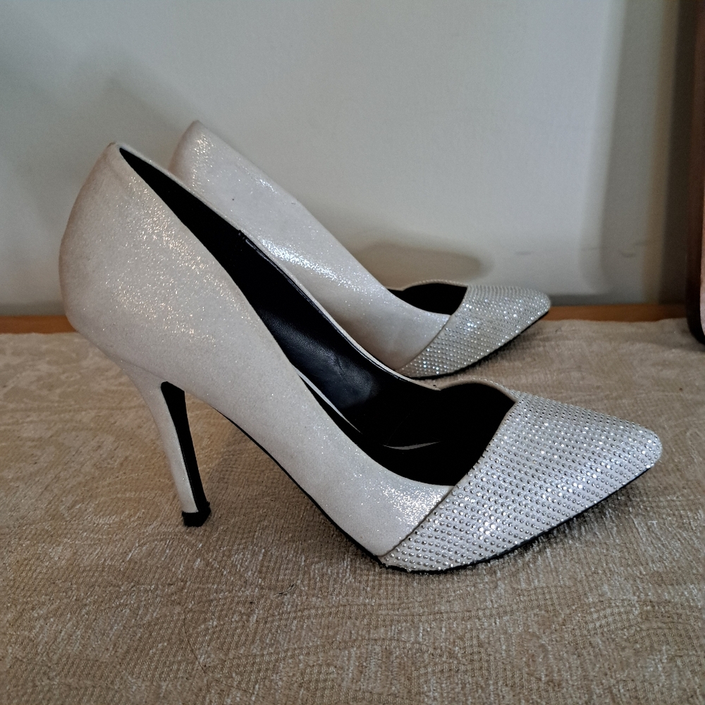 ALDO Silver Sparkle 4" Heels Size 7.5 EUC - Picture 2 of 7